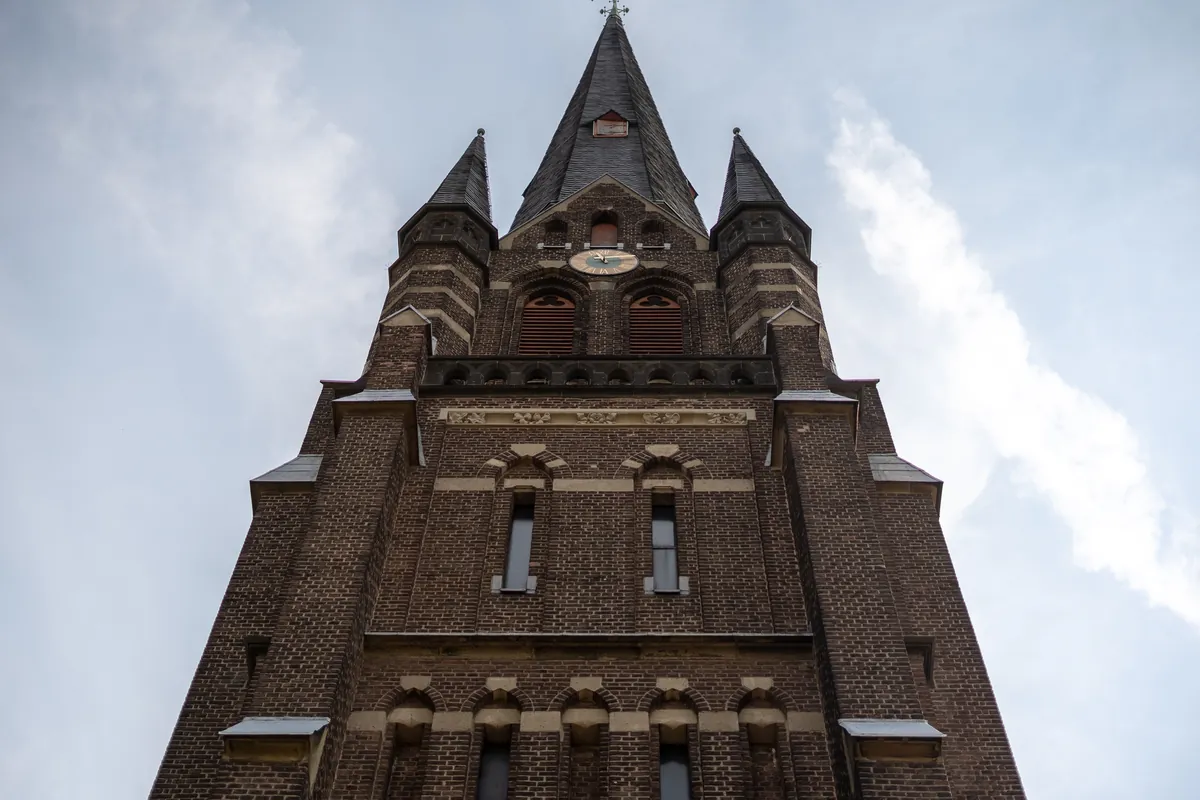 Kirchturm St. Matthias in Köln Bayenthal