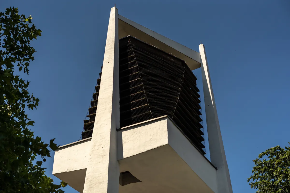 Kirchturm der Nathanael Kirchengemeinde in Köln Bilderstöckchen