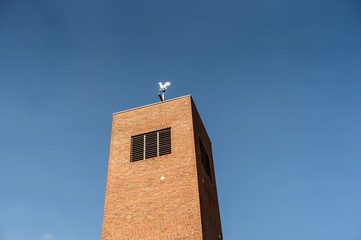 Kirchturm der St. Katharina von Siena in Köln Blumenberg