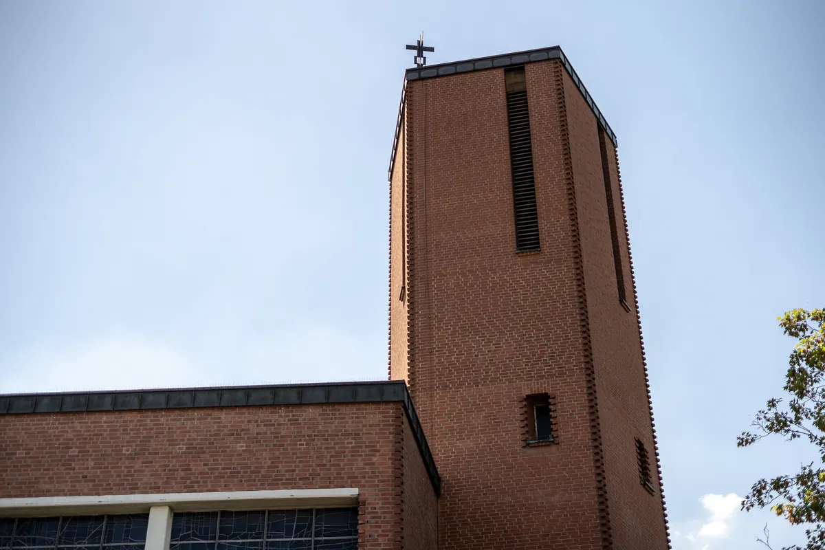 Kirchturm der St. Marien in Köln Esch Auweiler