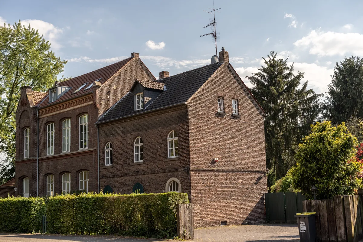 Backsteinhaus an der Neusser Landstraße in Köln Fühlingen