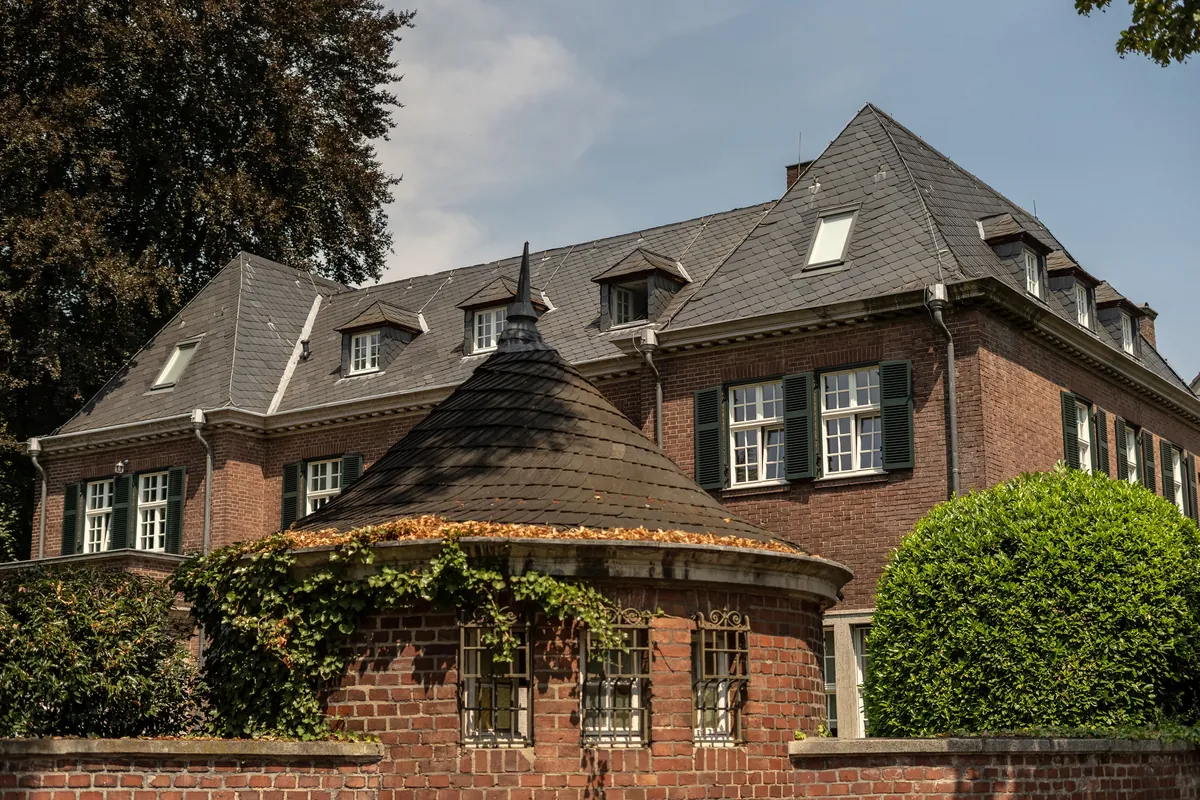 Haus am Schillingsrotter Platz in Köln Marienburg