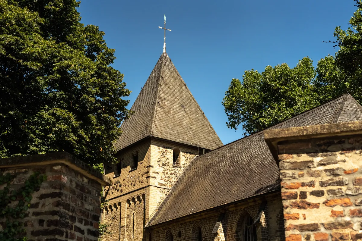 Kirchenturm der Alt St. Katharina Köln Niehl