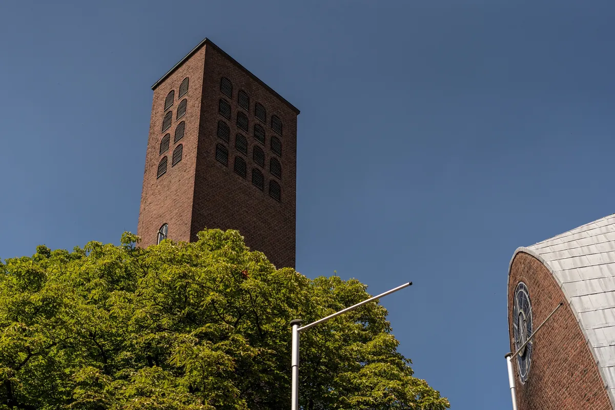 Kirchturm der St. Engelbert in Köln Riehl