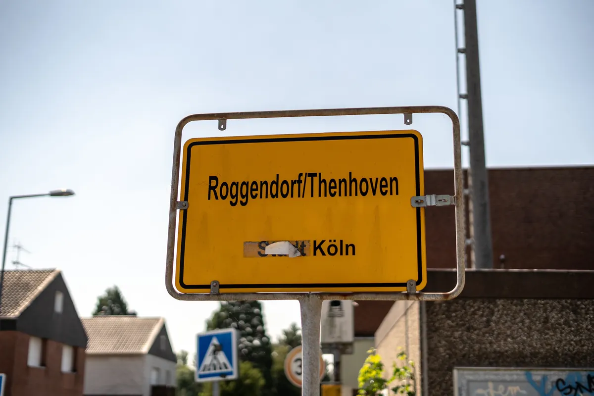 Stadtteilschild in Köln Roggendorf Thenhoven