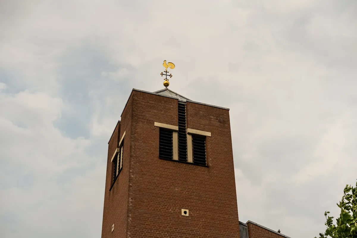 Kirchturm von Heilige Drei Könige Kirche in Köln Rondorf