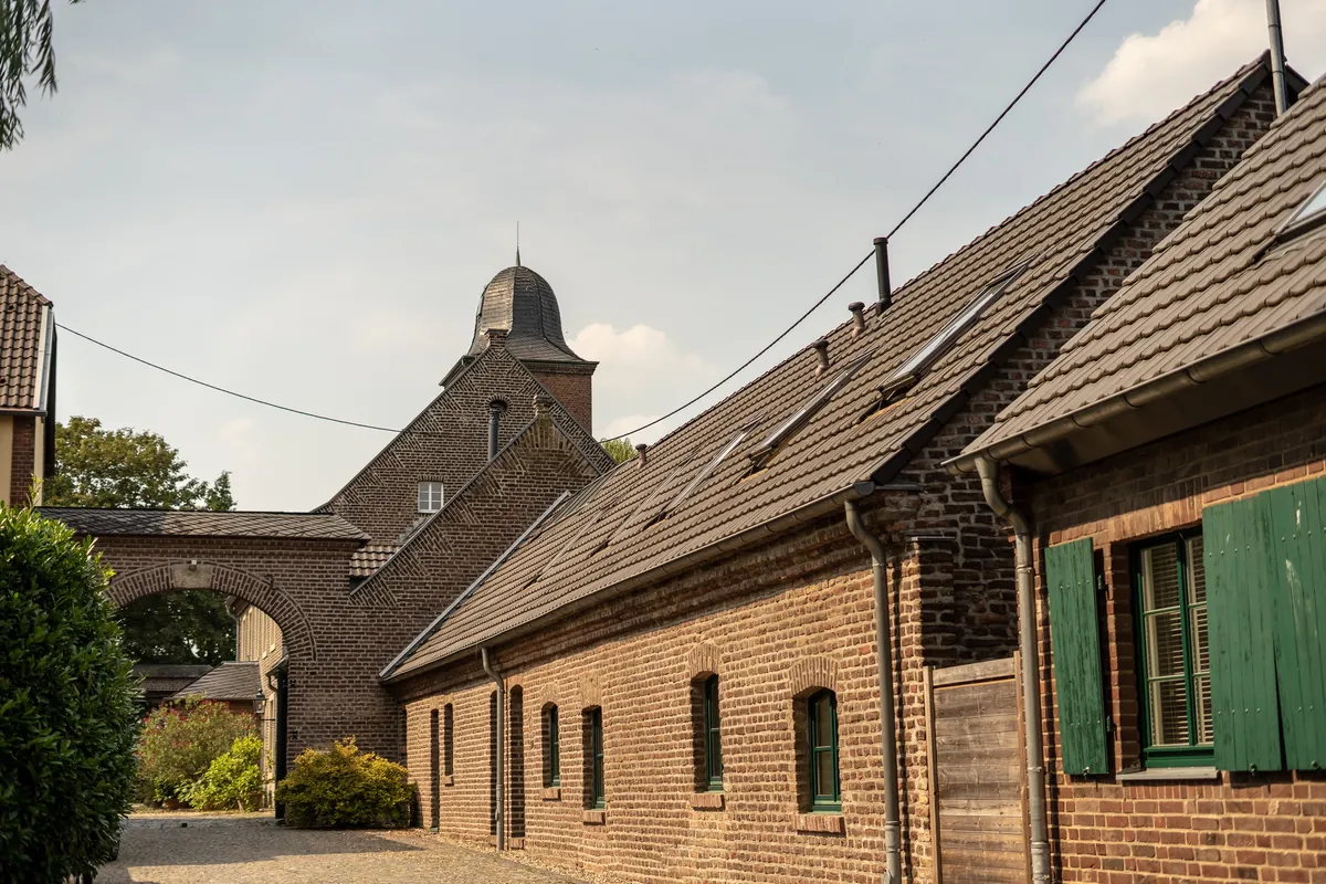 Hof in Köln Sürth