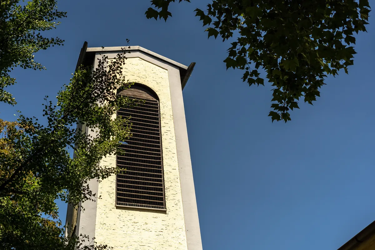 Kirchturm der Emmaus Kirche in Köln Vogelsang