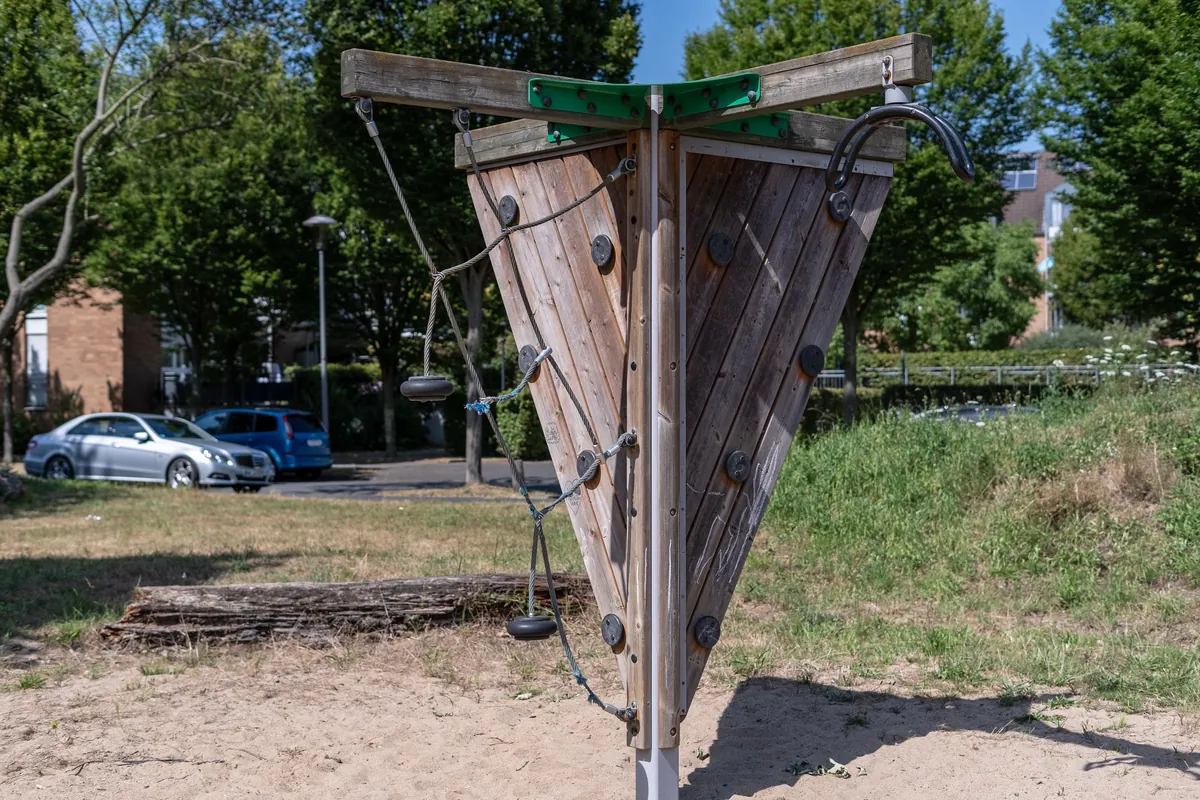 Spielgerät im Generationspark in Köln Volkhoven Weiler
